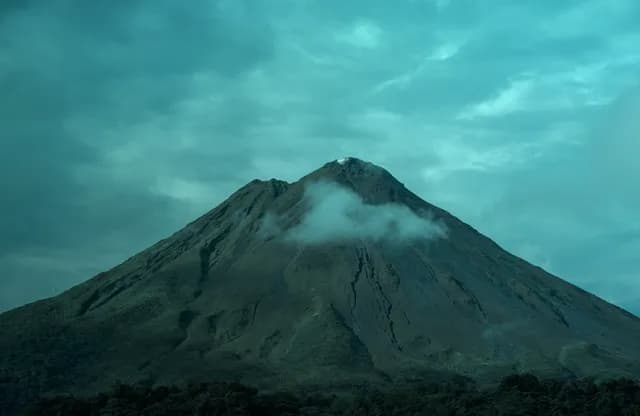 Nos encontramos a la salida de un volcán - Discusión Performática